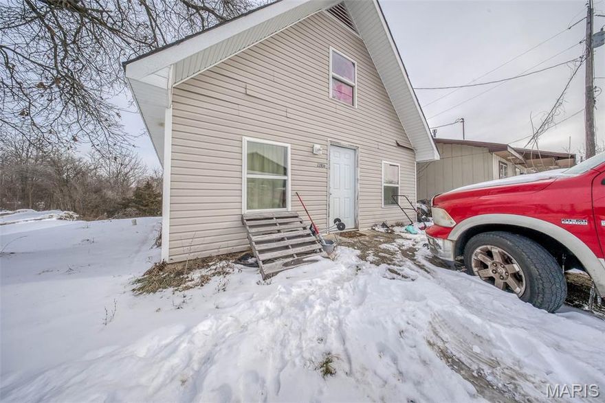 This 3-bedroom, 1-bath home is ideally located near shopping, dining, and everyday conveniences, making it a desirable rental property. Currently tenant-occupied, it provides immediate rental income and presents an excellent opportunity for investors looking to expand their portfolio. With its prime location and strong rental potential, this property is well positioned to deliver consistent returns. Don’t miss this solid investment opportunity.