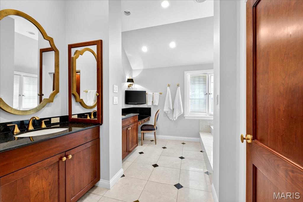 Fair Oaks Estate - Residential