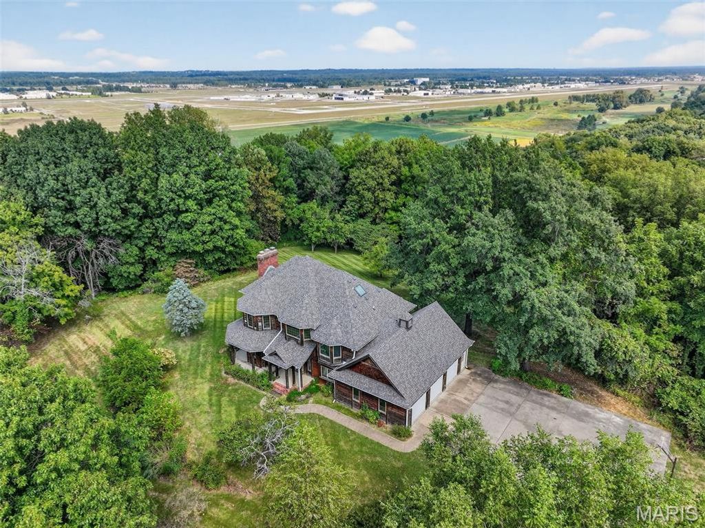Photo of 18230 Hager Lane, Chesterfield, MO 63005 (MLS # 26022146)