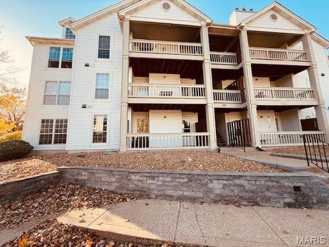 Photo of 1445 Whispering Creek Drive #C, Ballwin, MO 63021 (MLS # 25076752)