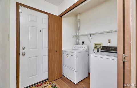 Tiny photo for 16530 Victoria Crossing Drive #L, Wildwood, MO 63040 (MLS # 26003139)