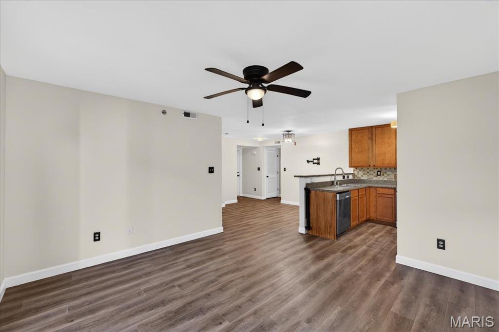 Springhurst Terrace #18 - Residential