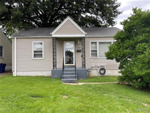 Photo of 10745 Saint Xavier Lane, St Louis, MO 63074 (MLS # 26038214)