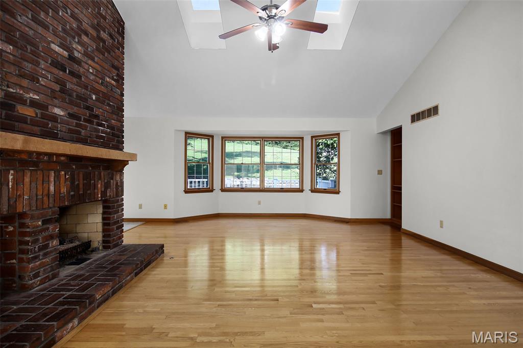 607 Crofton Circle Court