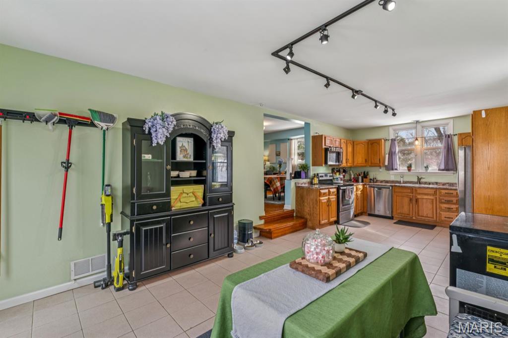 White Bob 02 - Residential