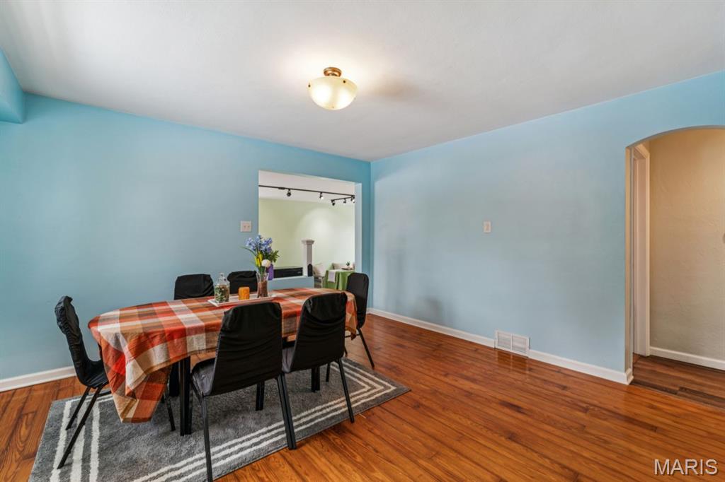 White Bob 02 - Residential