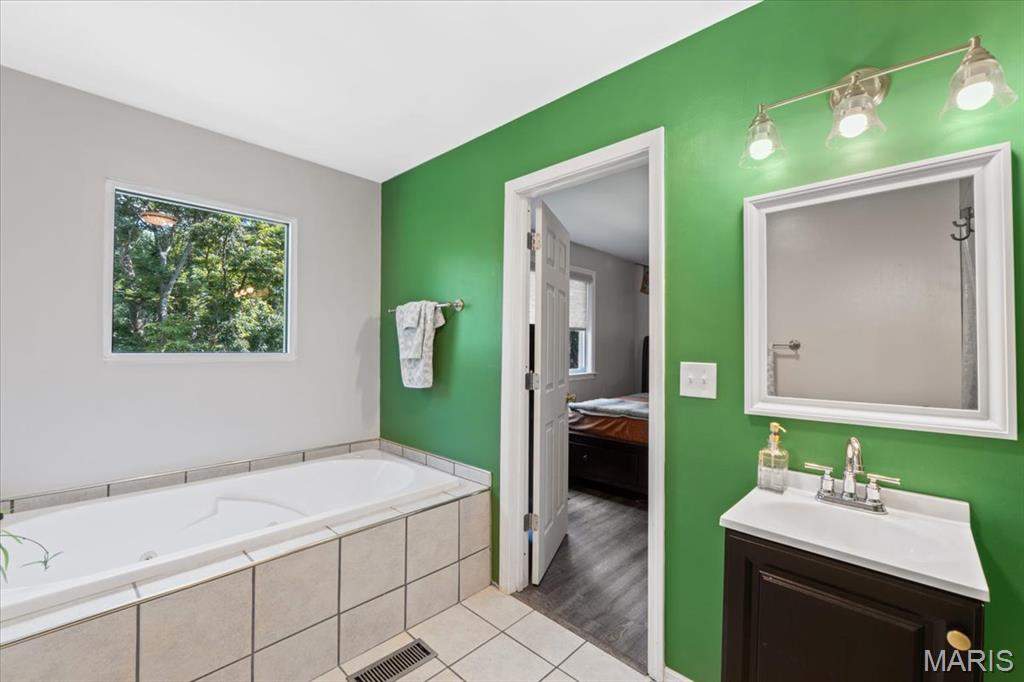 St Louis, Missouri 63129, United States, 3 Bedrooms Bedrooms, ,2 BathroomsBathrooms,Residential,Active,158576