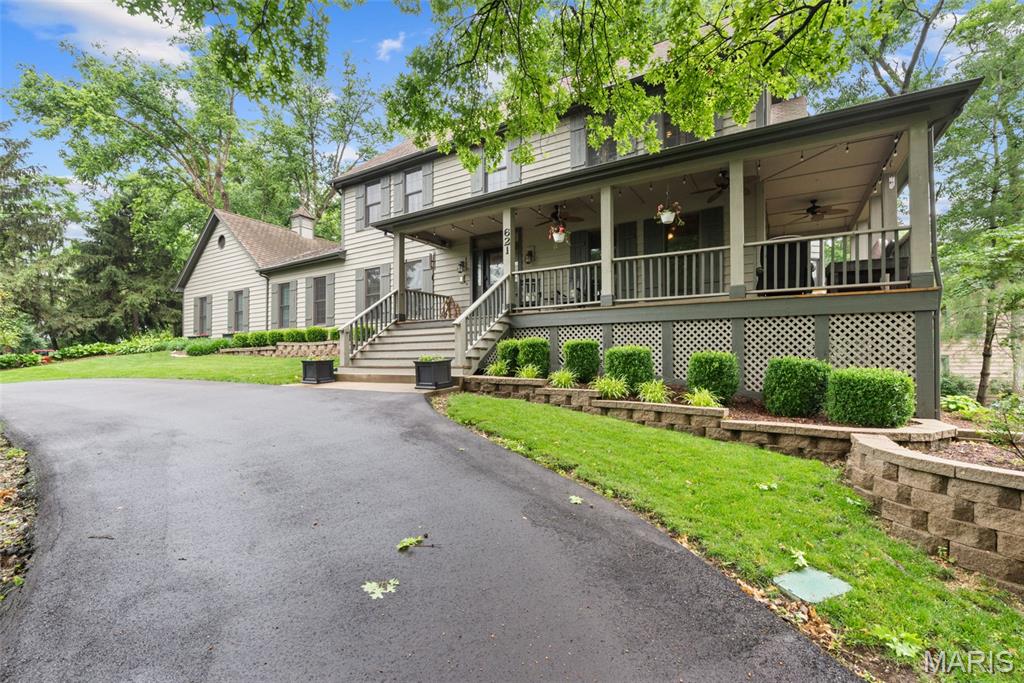 621 Old Riverwoods Lane