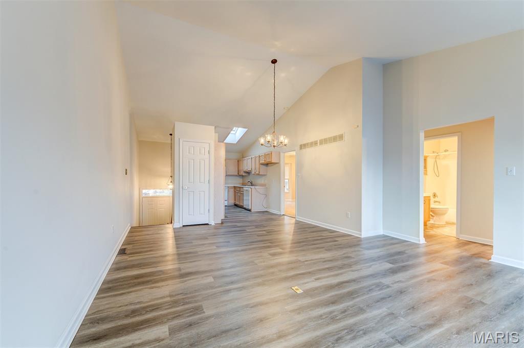 Crown Pointe Bldg 40 - Residential