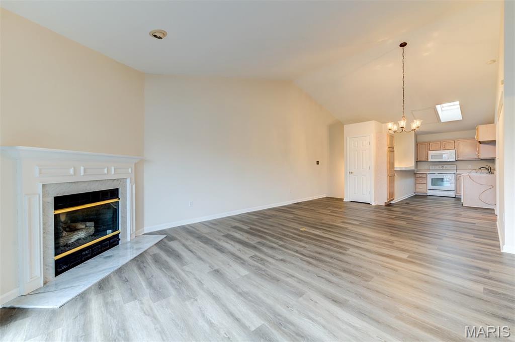 Crown Pointe Bldg 40 - Residential