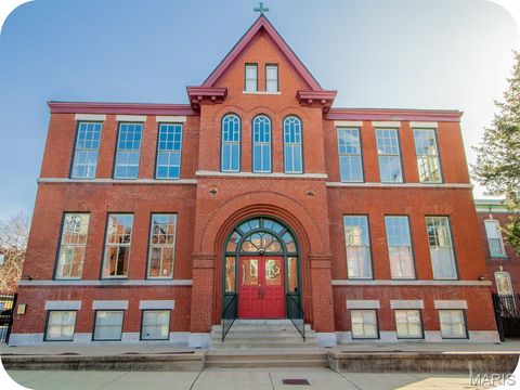 Photo of 2216 Sidney Street #10, St Louis, MO 63104 (MLS # 26017150)