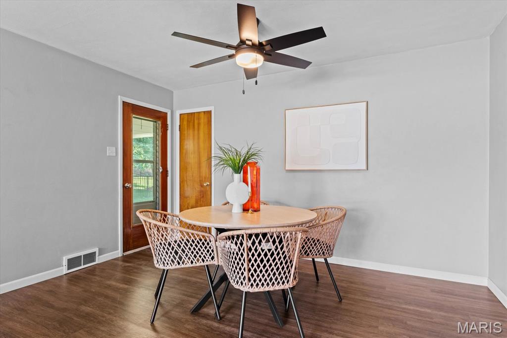 Edwardsville, Illinois 62025, United States, 3 Bedrooms Bedrooms, ,2 BathroomsBathrooms,Residential,Active,164242