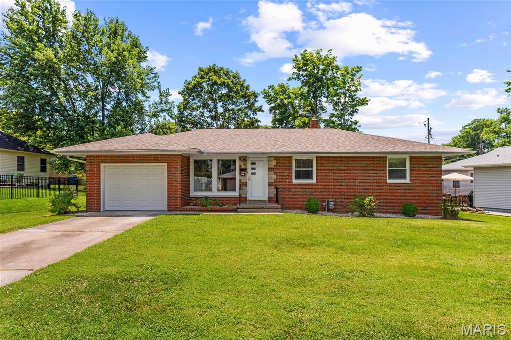 Edwardsville, Illinois 62025, United States, 3 Bedrooms Bedrooms, ,2 BathroomsBathrooms,Residential,Active,164242 Edwardsville, Illinois 62025, United States, 3 Bedrooms Bedrooms, ,2 BathroomsBathrooms,Residential,Active,164242