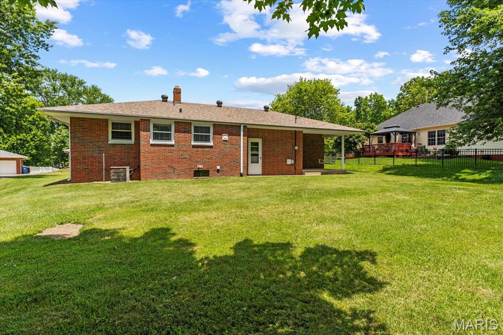 Edwardsville, Illinois 62025, United States, 3 Bedrooms Bedrooms, ,2 BathroomsBathrooms,Residential,Active,164242