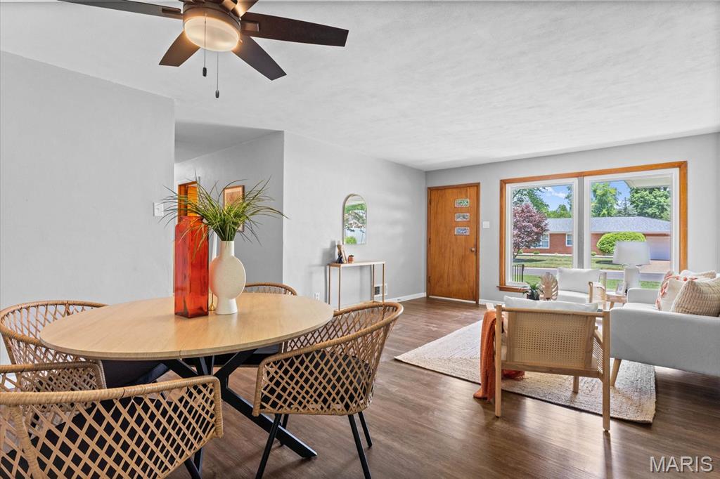 Edwardsville, Illinois 62025, United States, 3 Bedrooms Bedrooms, ,2 BathroomsBathrooms,Residential,Active,164242