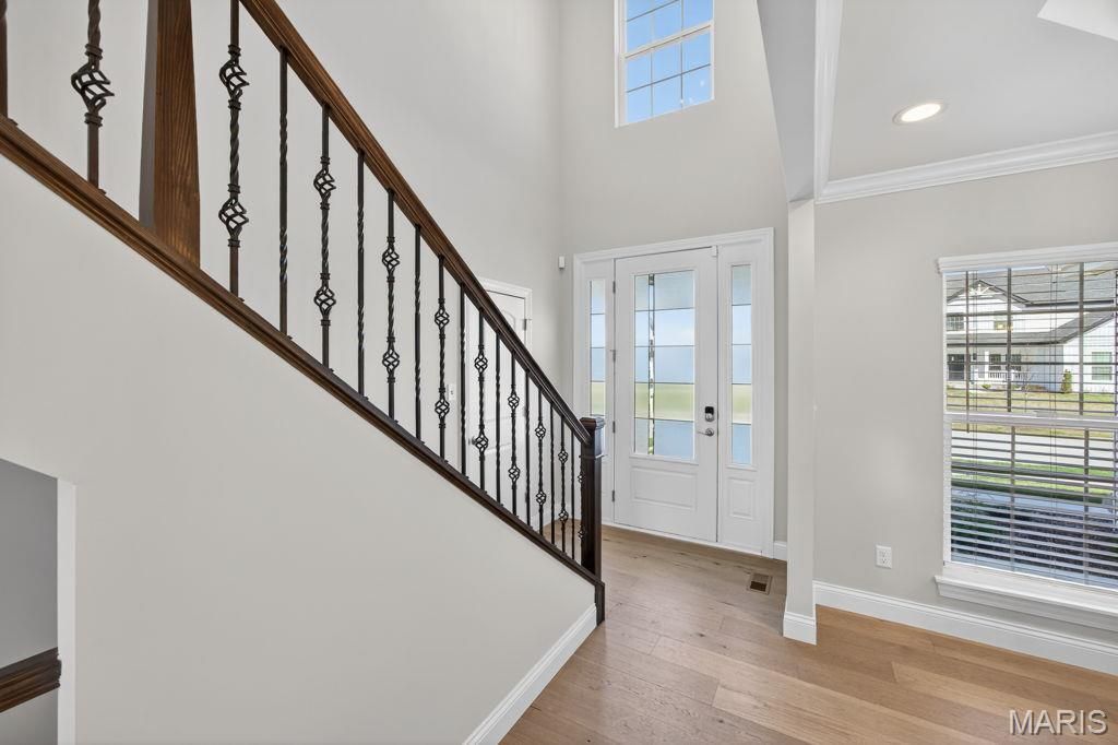 Photo of 969 Tara Court, Chesterfield, MO 63005 (MLS # 26012892)