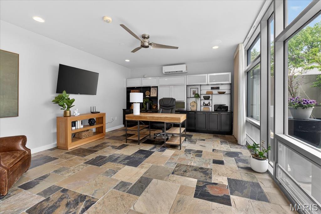 4545 Lindell Condo - Residential