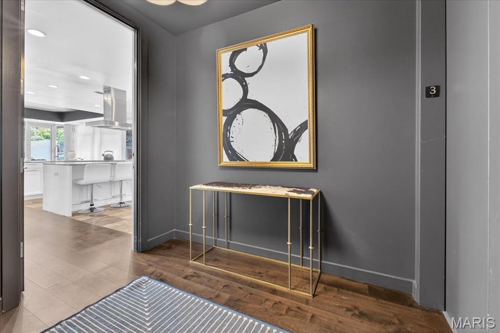 4545 Lindell Condo - Residential