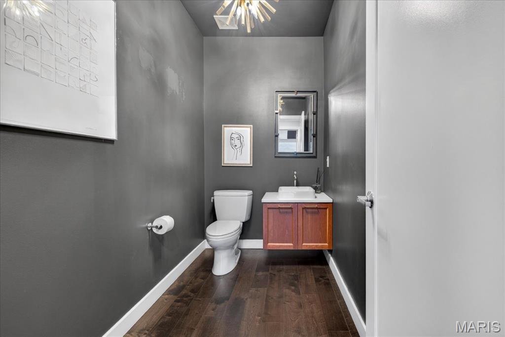 4545 Lindell Condo - Residential