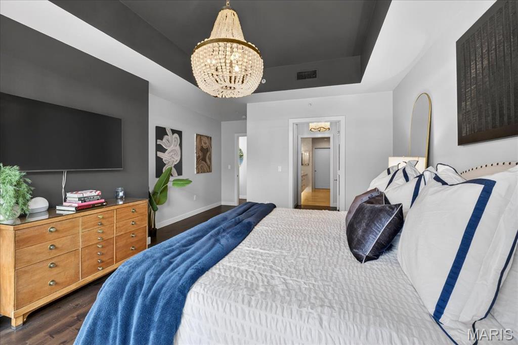 4545 Lindell Condo - Residential