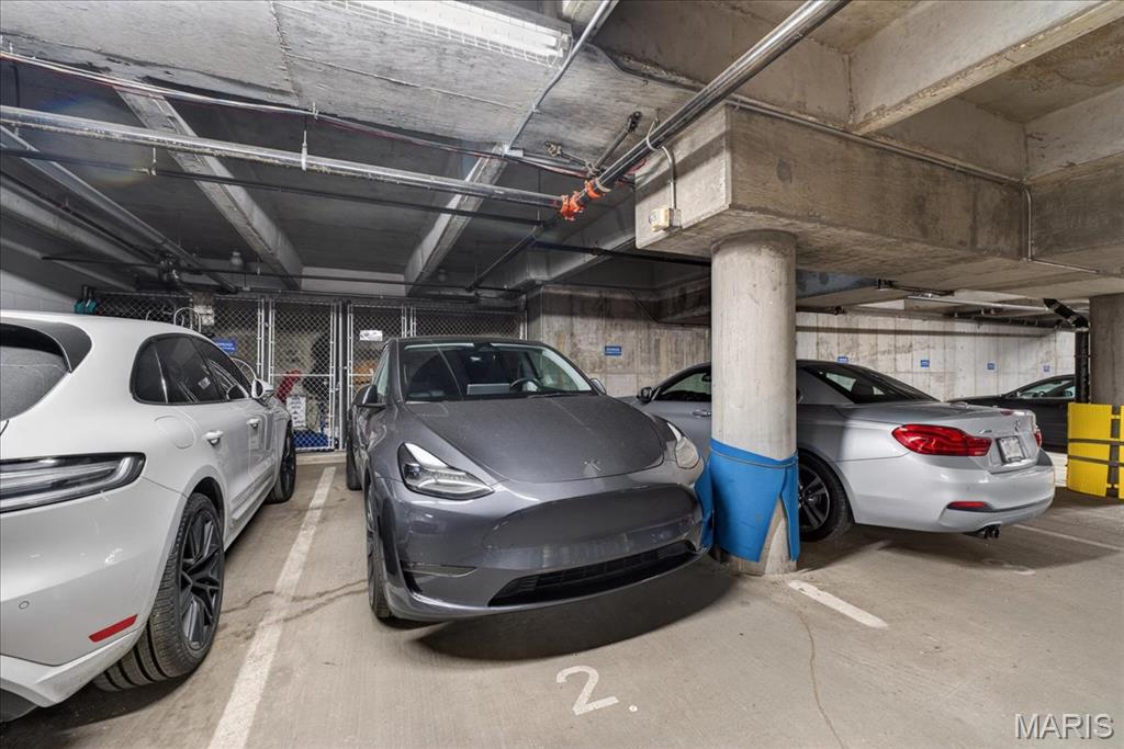 4545 Lindell Condo - Residential