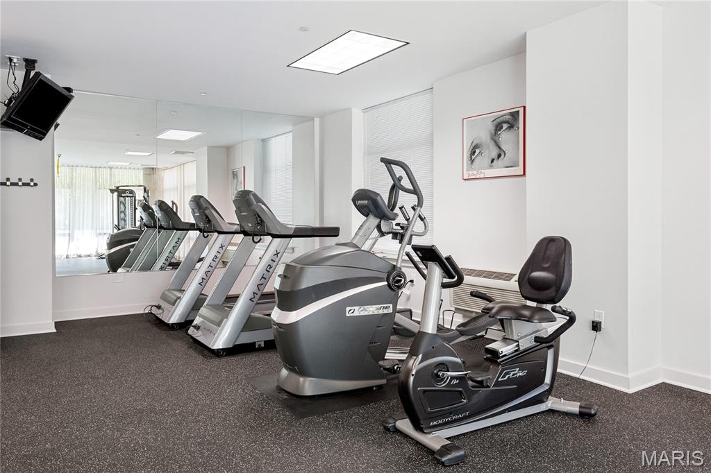 4545 Lindell Condo - Residential