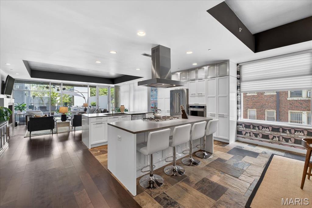 4545 Lindell Condo - Residential