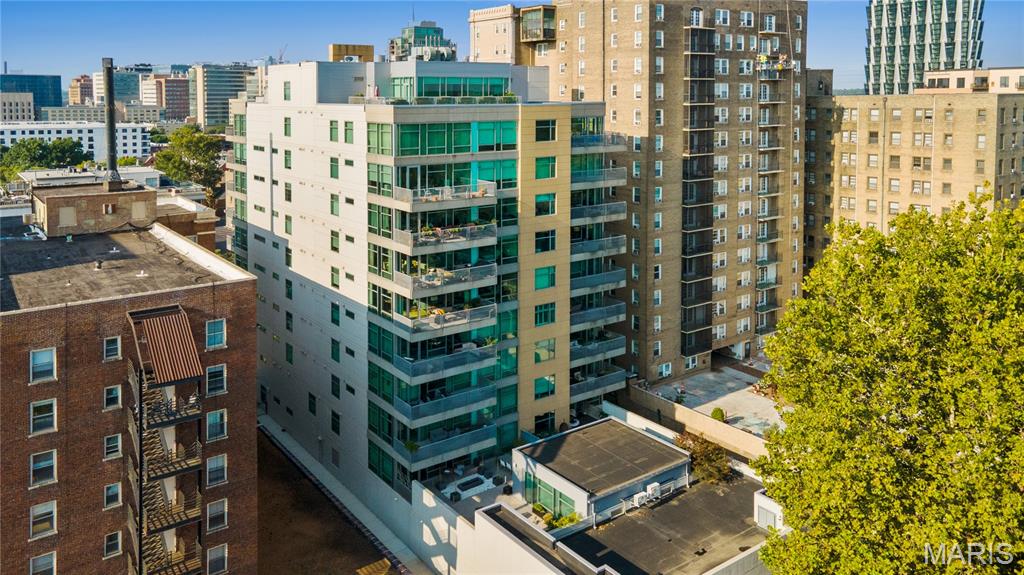 4545 Lindell Condo - Residential