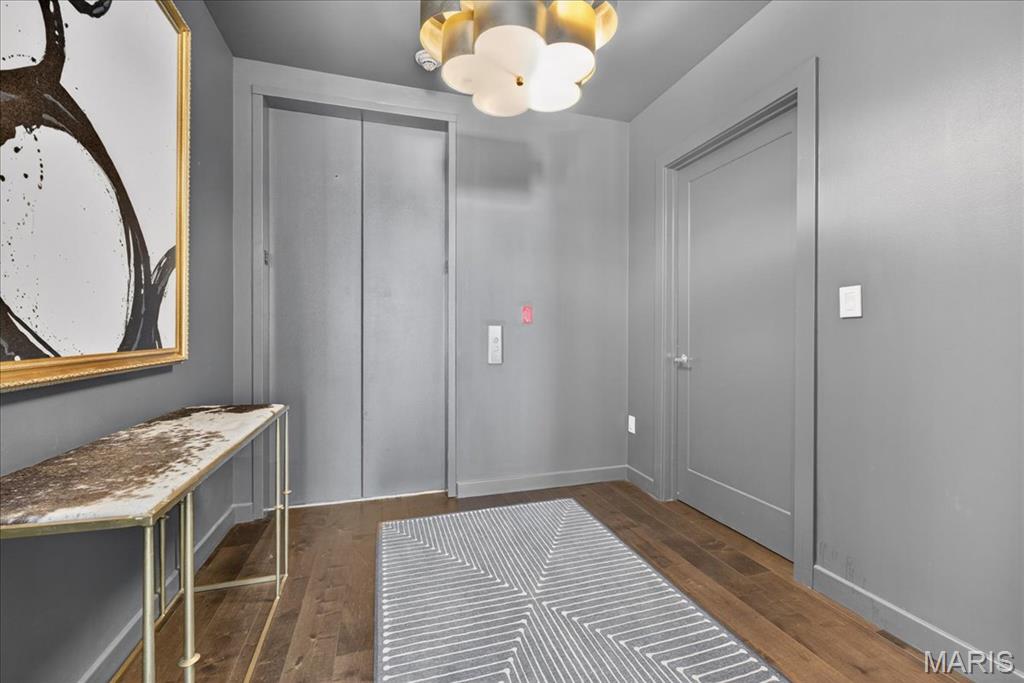 4545 Lindell Condo - Residential