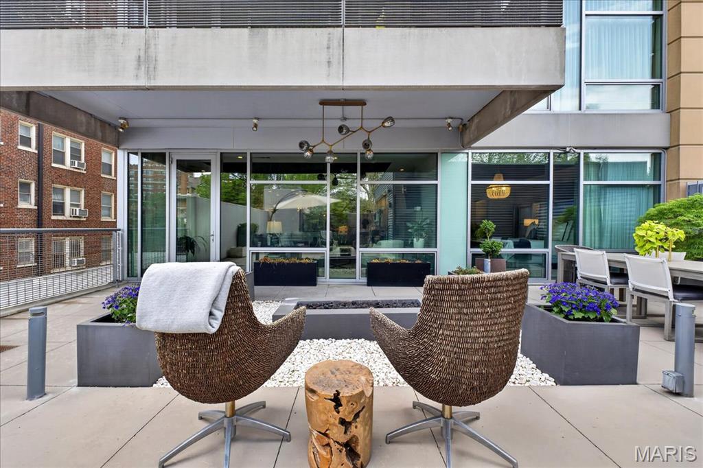 4545 Lindell Condo - Residential