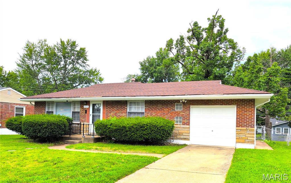 Photo 1 of 22 — 10135 Jepson Drive, Bellefontaine Nghbrs, MO 63137