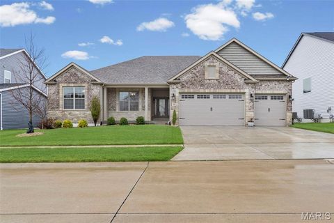Photo of 731 Bretton Trails Drive, Lake Saint Louis, MO 63367 (MLS # 26018673)
