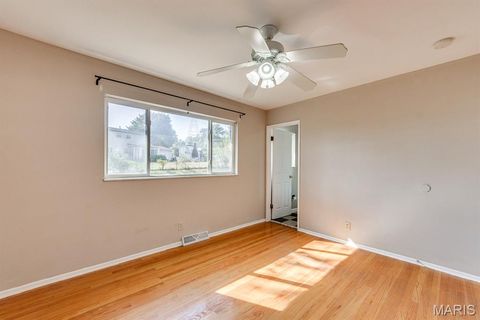 Tiny photo for 1210 Rivoli Drive, Ballwin, MO 63011 (MLS # 25070039)