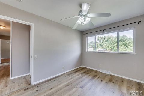 Tiny photo for 1210 Rivoli Drive, Ballwin, MO 63011 (MLS # 25070039)