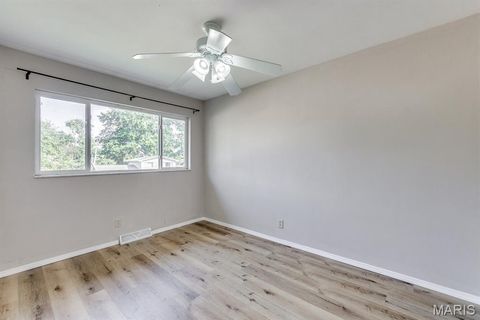 Tiny photo for 1210 Rivoli Drive, Ballwin, MO 63011 (MLS # 25070039)