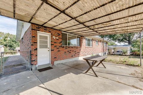 Tiny photo for 1210 Rivoli Drive, Ballwin, MO 63011 (MLS # 25070039)