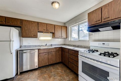 Tiny photo for 1210 Rivoli Drive, Ballwin, MO 63011 (MLS # 25070039)