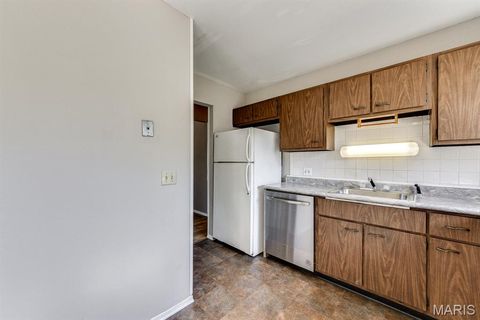 Tiny photo for 1210 Rivoli Drive, Ballwin, MO 63011 (MLS # 25070039)