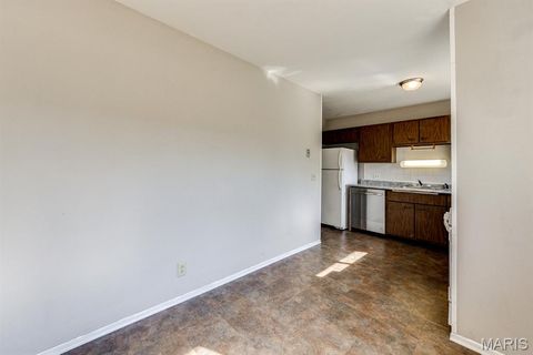 Tiny photo for 1210 Rivoli Drive, Ballwin, MO 63011 (MLS # 25070039)