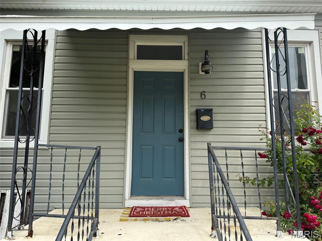 6 W Hanover Street