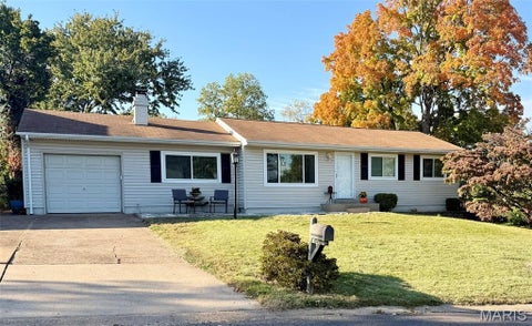 Photo of 10501 Sonata Drive, Unincorporated, MO 63123 (MLS # 26068314)