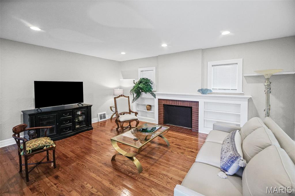 9806 Baltimore Street