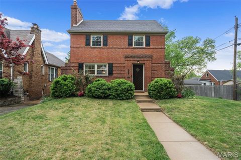 Photo of 2023 Bland Place, Maplewood, MO 63143 (MLS # 26020057)