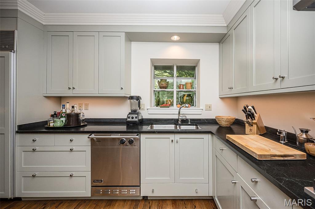 33 Narragansett Drive