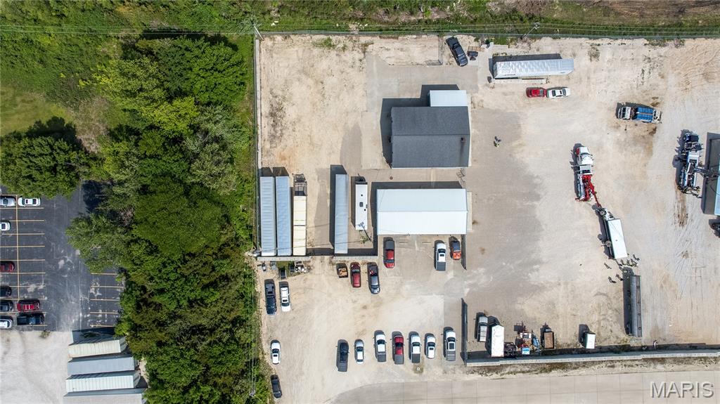 none - Commercial Lease