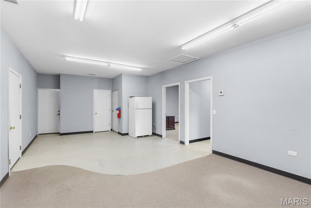 none - Commercial Lease