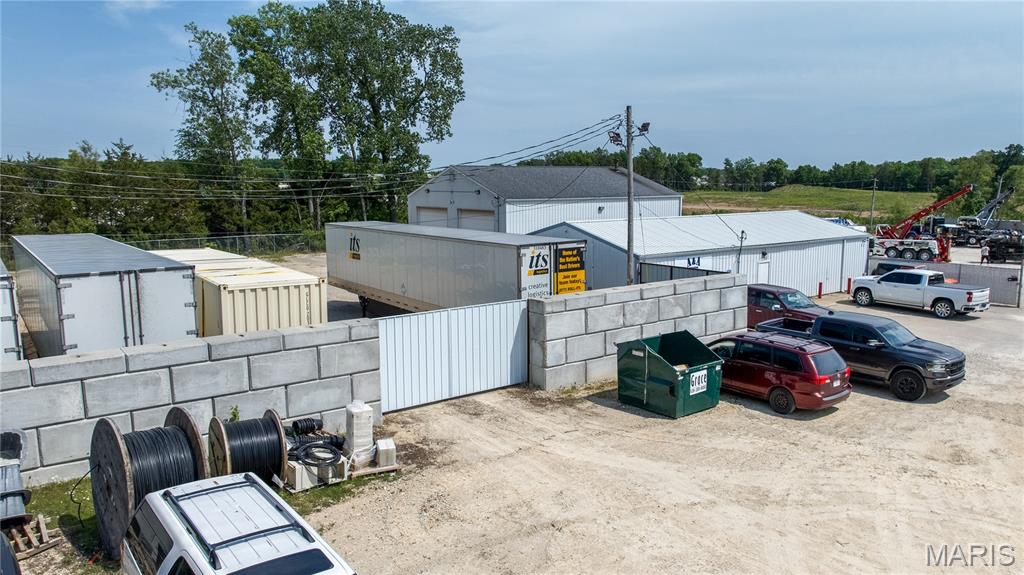 none - Commercial Lease