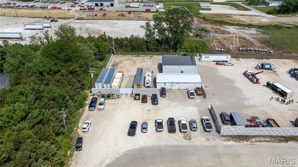 none - Commercial Lease