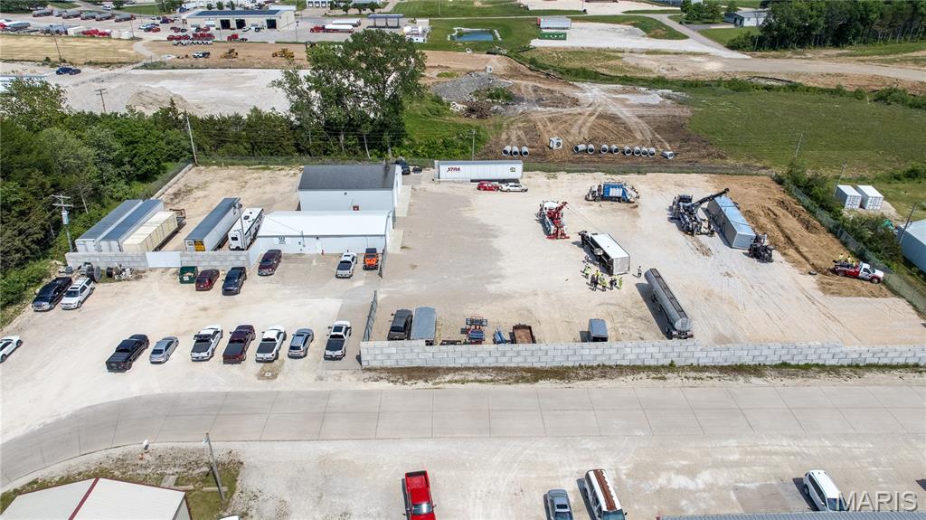 none - Commercial Lease