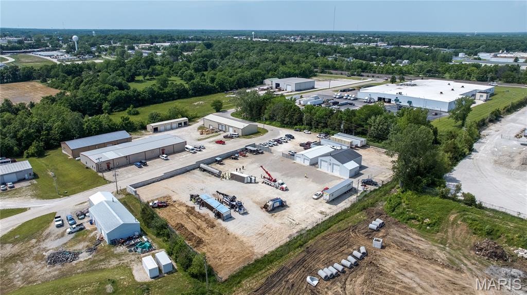 none - Commercial Lease